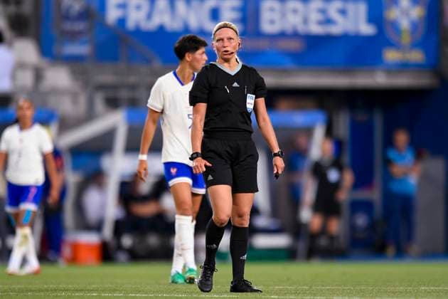 Grenoble, France - June 27: Referee Ewa Augustyn walks in the field during the Women s International Friendly, Länderspiel, Nationalmannschaft match between France and Brazil at Stade des Alpes on June 27, 2025 in Grenoble, France. (Photo by Eurasia Images) Grenoble Stade des Alpes France
