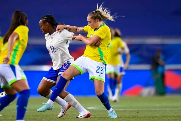 Grenoble, France - June 27: Isadora Haas of Brazil (R) fights for the ball with Marie-Antoinette Katoto of France (L) during the Women s International Friendly, Länderspiel, Nationalmannschaft match between France and Brazil at Stade des Alpes on June 27, 2025 in Grenoble, France. (Photo by Eurasia Images) Grenoble Stade des Alpes France