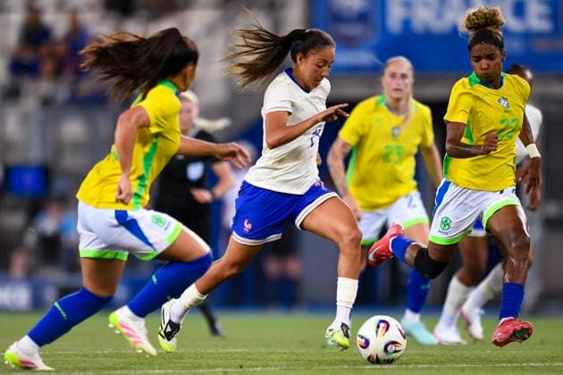Grenoble, France - June 27: Selma Bacha of France runs with the ball during the Women s International Friendly, Länderspiel, Nationalmannschaft match between France and Brazil at Stade des Alpes on June 27, 2025 in Grenoble, France. (Photo by Eurasia Images) Grenoble Stade des Alpes France
