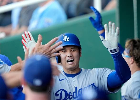 June 27, 2025: Los Angeles Dodgers designated hitter Shohei Ohtani (17) celebrates a lead off home run against the Royals at Kauffman Stadium Kansas City, Missouri. CSM. Kansas City United States - ZUMAc04_ 20250627_zma_c04_031 Copyright: xJonxRobichaudx