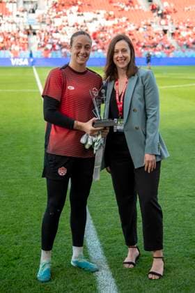 June 27, 2025, Toronto, Ontario, Canada: Kailen Sheridan 1 (L) of Canada presented with the 2024 Allstate Good Hands Award prior to an International Friendly, Länderspiel, Nationalmannschaft match at BMO Field on June 27, 2025 in Toronto, Ontario, Canada. The game ended 4-1 for Canada. Toronto Canada - ZUMAm154 20250627_zap_m154_017 Copyright: xAngelxMarchinix