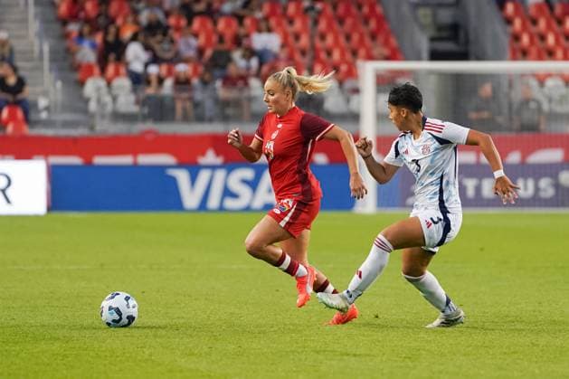 June 27, 2025, Toronto, Ontario, Canada: Adriana Leon 19 of Canada and Josselyn Briceno 3 of Costa Rica battle for the ball during the International Women s Friendly match between Canada and Costa Rica at BMO Field. on June 27, 2025 in Toronto, Canada. Toronto Canada - ZUMAe321 20250627_zsa_e321_023 Copyright: xLeonardoxRamirezx