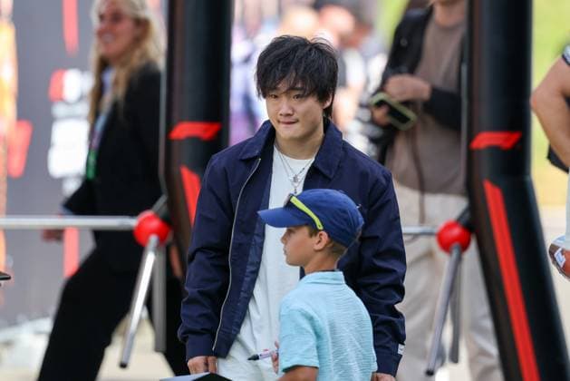 Yuki Tsunoda (Oracle Red Bull Racing 22) im Fahrerlager, Paddock, 3 Freies Training, Grosser Preis von Oesterreich, Motorsport, Herren, Formel 1, 28.06.2025 Spielberg Steiermark Oesterreich