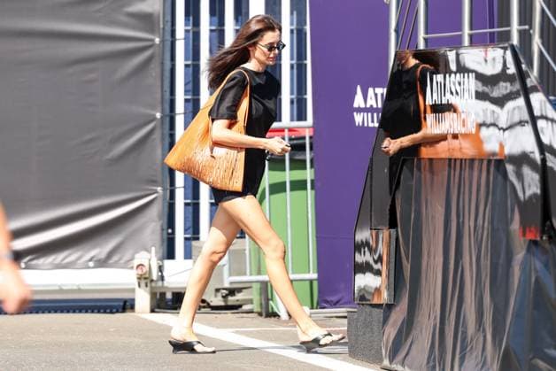 Partnerin Rebecca Donaldson, Partnerin von Carlos Sainz jr. (Atlassian Williams Racing 55) im Paddock, 3 Freies Training, Grosser Preis von Oesterreich, Motorsport, Herren, Formel 1, 28.06.2025 Spielberg Steiermark Oesterreich