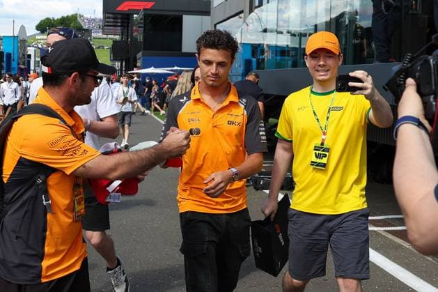 Lando Norris (McLaren Formula 1 Team 4) im Fahrerlager, Paddock, 3 Freies Training, Grosser Preis von Oesterreich, Motorsport, Herren, Formel 1, 28.06.2025 Spielberg Steiermark Oesterreich