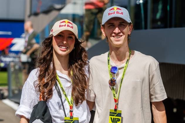 Daniel Tschofenig seiner Freundin der kanadischen Skispringerin Alexandria Loutitt, Grosser Preis von Oesterreich, Motorsport, Formel 1, Saison 2025, 28.06.2025 Grosser Preis von Oesterreich, Motorsport, Formel 1, Saison 2025, 28.06.2025 Copyright: xEibner-Pressefoto AlexanderxNeisx EP_ANS