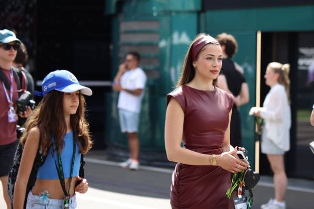 ELi Babickova, Freundin von Andrea Kimi Antonelli (Mercedes AMG Petronas Formula One Team, 12) mit Kimis Schwester, Grosser Preis von Oesterreich, Motorsport, Herren, Formel 1, 28.06.2025 Spielberg Steiermark Oesterreich