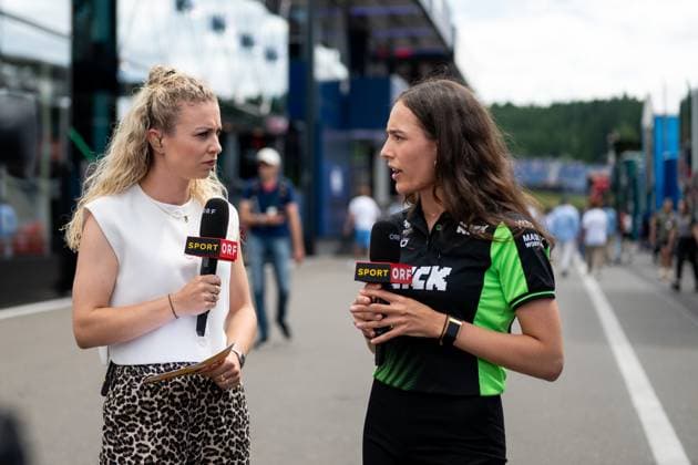 Emma Felbermayr (F1 Academy Rennfahrerin, Kick Stake Sauber Audi F1 Team, Oesterreich) beim ORF TV Interview mit Alina Eberstaller (ORF TV Moderatorin), AUT, Formel 1 Weltmeisterschaft, MSC Cruises Grand Prix von Oesterreich, Red Bull Ring Spielberg, Qualifying Day, Saison 2025, 28.06.2025 AUT, Formel 1 Weltmeisterschaft, MSC Cruises Grand Prix von Oesterreich, Red Bull Ring Spielberg, Qualifying Day, Saison 2025, 28.06.2025 Spielberg Copyright: xEibner-Pressefoto Memmlerx EP_MMR