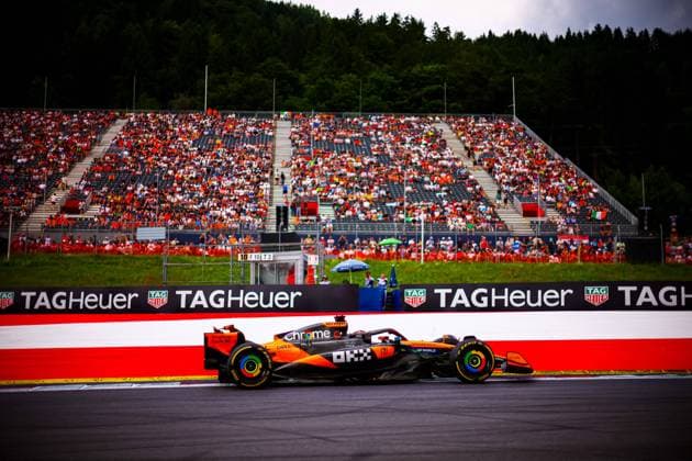 MOTORI - Formula 1 - MSC Cruises Austrian Grand Prix 2025 81 Oscar Piastri, (AUS) McLaren Mercedes MCL39, during the Austrian GP, Spielberg 26-29 June 2025, Red Bull Ring Formula 1 World Championship, WM, Weltmeisterschaft 2025. Austria Austria  Copyright: xIPAxSport ABACAx