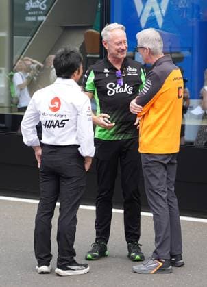 Formel 1 Großer Preis von Österreich 2025 28.06.2025, Red Bull Ring, Spielberg, Formel 1 Großer Preis von Österreich 2025 , im Bild Teamchef Ayao Komatsu (Moneygram Haas F1 Team), Teamchef Jonathan Wheatley (Alfa Romeo F1 Team Stake), Alessandro Alunni Bravi (McLaren F1 Team)