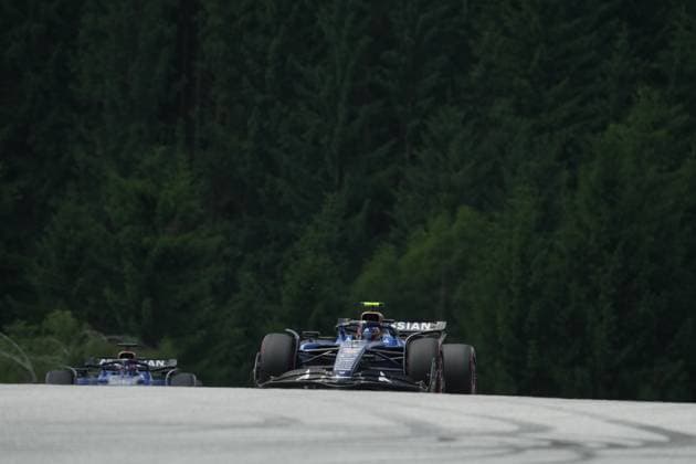 28.06.2025, Red Bull Ring, Spielberg, Formel 1 Großer Preis von Österreich 2025 , im Bild Carlos Sainz Jr. (ESP), Atlassian Williams Racing, Alexander Albon (GBR) (Photo by Hasan Bratic DeFodi Images)