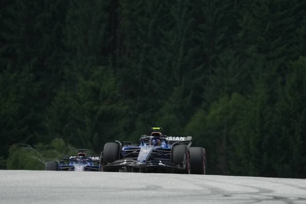 28.06.2025, Red Bull Ring, Spielberg, Formel 1 Großer Preis von Österreich 2025 , im Bild Carlos Sainz Jr. (ESP), Atlassian Williams Racing, Alexander Albon (GBR) (Photo by Hasan Bratic DeFodi Images)
