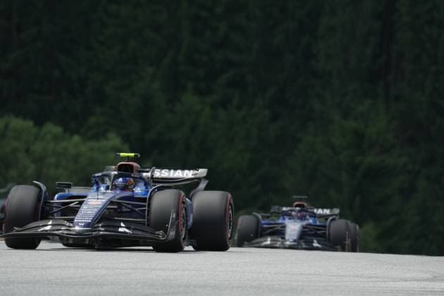 28.06.2025, Red Bull Ring, Spielberg, Formel 1 Großer Preis von Österreich 2025 , im Bild Carlos Sainz Jr. (ESP), Atlassian Williams Racing, Alexander Albon (GBR) (Photo by Hasan Bratic DeFodi Images)