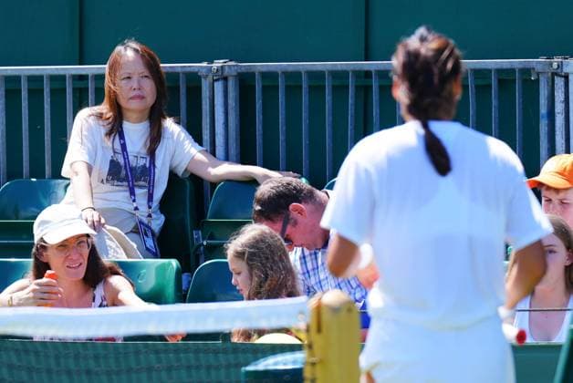 Emma Raducanu practices watched by her mother Wimbledon Tennis Championships, Saturday Practice, The All England Lawn Tennis and Croquet Club, London, UK - 28 Jun 2025London The All England Lawn Tennis and United Kingdom  Copyright: xJavierxGarcia Shutterstockx 15371374w