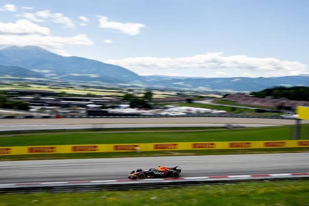 F1 - AUSTRIAN GRAND PRIX 2025 01 VERSTAPPEN Max (nld), Red Bull Racing RB21, action during the Formula 1 MSC Cruises Austrian Grand Prix 2025, 11th round of the 2025 FIA Formula One World Championship, WM, Weltmeisterschaft from June 27 to 29, 2025 on the Red Bull Ring, in Spielberg, Austria - SpielbergAustria  Copyright: xALBERTOxVIMERCATIx