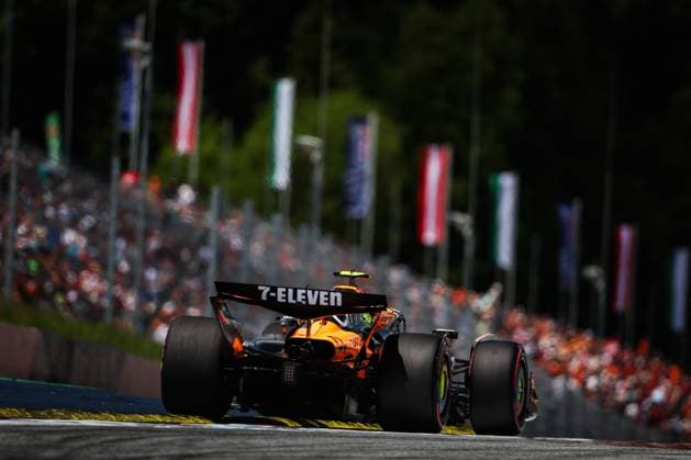F1 - AUSTRIAN GRAND PRIX 2025 04 NORRIS Lando (gbr), McLaren F1 Team MCL39, action during the Formula 1 MSC Cruises Austrian Grand Prix 2025, 11th round of the 2025 FIA Formula One World Championship, WM, Weltmeisterschaft from June 27 to 29, 2025 on the Red Bull Ring, in Spielberg, Austria - SpielbergAustria  Copyright: xANTONINxVINCENTx