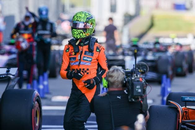 Winner des Qualifying, Lando Norris (McLaren Formula 1 Team 4) holt sich die Poleposition, Qualifying, Grosser Preis von Oesterreich, Motorsport, Herren, Formel 1, 28.06.2025 Spielberg Steiermark Oesterreich