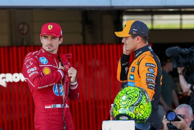 Charles Leclerc (Scuderia Ferrari HP 16) und Lando Norris (McLaren Formula 1 Team 4) unterhalten sich nach dem rennen, Qualifying, Grosser Preis von Oesterreich, Motorsport, Herren, Formel 1, 28.06.2025 Spielberg Steiermark Oesterreich
