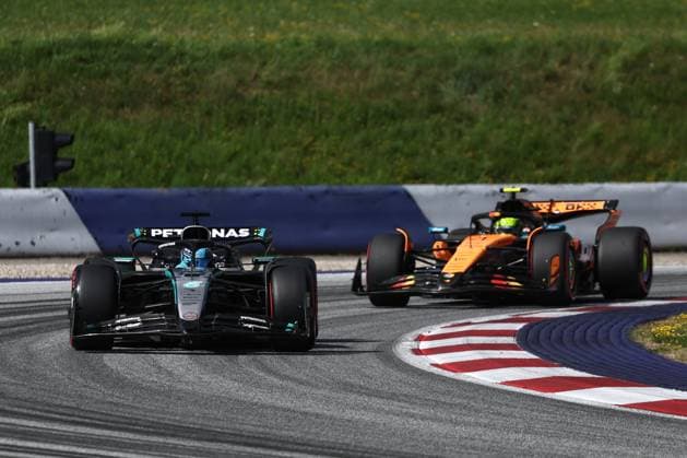F1 Austrian Grand Prix - Qualifying SPIELBERG, AUSTRIA - JUNE 28: Andrea Kimi Antonelli of Mercedes and Lando Norris of McLaren compete during the qualifying session of the Formula 1 Austrian Grand Prix at Red Bull Ring in Spielberg, Austria on June 28, 2025. Jakub Porzycki Anadolu Spielberg Austria. Editorial use only. Please get in touch for any other usage.  Copyright: x2025xAnadoluxJakubxPorzyckix
