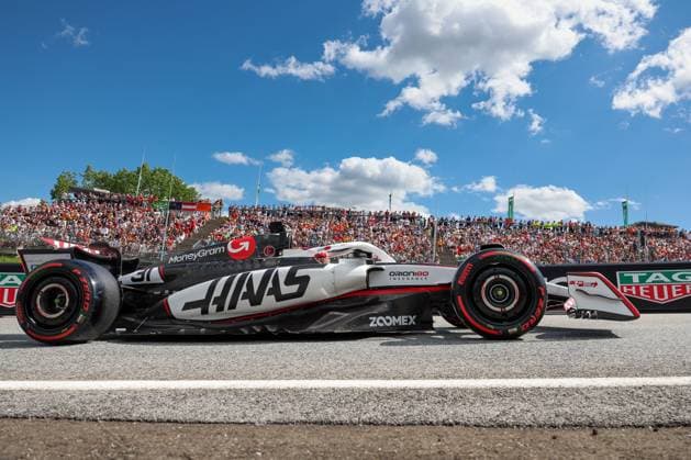 Esteban Ocon (MoneyGramm Haas 31) kommt aus der Boxengasse, Qualifying, Grosser Preis von Oesterreich, Motorsport, Herren, Formel 1, 28.06.2025 Spielberg Steiermark Oesterreich