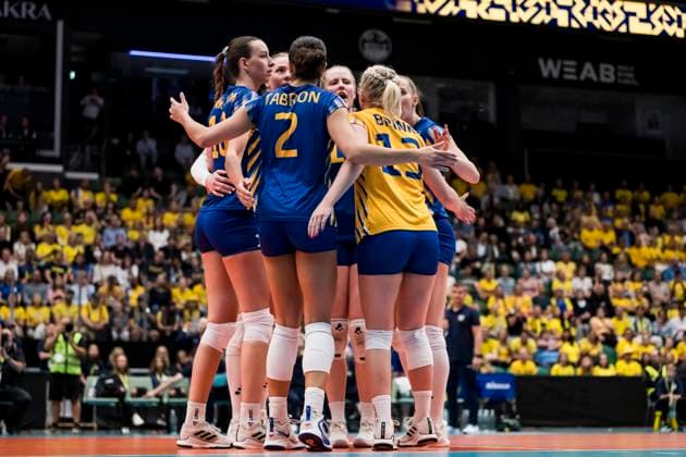 250628 Players of Sweden celebrate during Women s European Golden League semifinal volleyball match between Sweden and Ukraine on June 28, 2025 in Ängelholm. Photo: Petter Arvidson BILDBYRAN kod PA PA1041 volleyboll volleyball european golden league semifinal semifinals sverige ukraine sweden dam bbeng ukraina jubel Copyright: PETTERxARVIDSON BB250628PA014