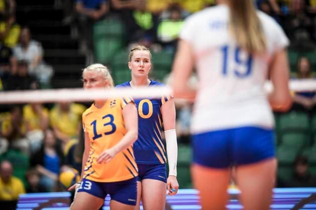 ÄNGELHOLM, SVERIGE 20250628 Sweden s Isabelle Haak looks on during the CEV Women s Volleyball European Golden League semifinal match between Ukraine and Sweden at Catena Arena, in Angelholm, Sweden, on June 28, 2025. ÄNGELHOLM SVERIGE x11566x