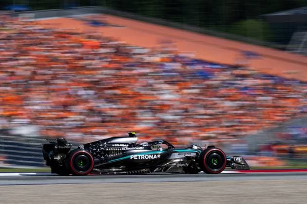 Andrea Kimi Antonelli (Mercedes-AMG Petronas F1 Team, Italien, 12) im F1 W16 vor Fans Zuschauer auf der nicht ausverkauften Redbull Tribuene, AUT, Formel 1 Weltmeisterschaft, MSC Cruises Grand Prix von Oesterreich, Red Bull Ring Spielberg, Qualifying Day, Saison 2025, 28.06.2025 AUT, Formel 1 Weltmeisterschaft, MSC Cruises Grand Prix von Oesterreich, Red Bull Ring Spielberg, Qualifying Day, Saison 2025, 28.06.2025 Spielberg Copyright: xEibner-Pressefoto Memmlerx EP_MMR
