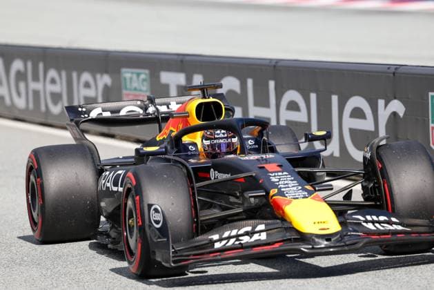 Max Verstappen (Oracle Red Bull Racing 1) kommt aus der Boxengasse, Qualifying, Grosser Preis von Oesterreich, Motorsport, Herren, Formel 1, 28.06.2025 Spielberg Steiermark Oesterreich