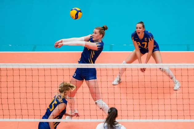 250628 Isabelle Haak and Anna Haak of Sweden during the Women s European Golden League semifinal volleyball match between Sweden and Ukraine on June 28, 2025 in Ängelholm. Photo: Petter Arvidson BILDBYRAN kod PA PA1041 volleyboll volleyball european golden league semifinal semifinals sverige ukraine sweden dam bbeng ukraina Copyright: PETTERxARVIDSON BB250628PA054