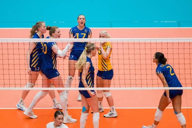 250628 Hilda Gustafsson, Isabelle Haak and Anna Haak of Sweden celebrates during the Women s European Golden League semifinal volleyball match between Sweden and Ukraine on June 28, 2025 in Ängelholm. Photo: Petter Arvidson BILDBYRAN kod PA PA1041 volleyboll volleyball european golden league semifinal semifinals sverige ukraine sweden dam bbeng ukraina jubel Copyright: PETTERxARVIDSON BB250628PA066
