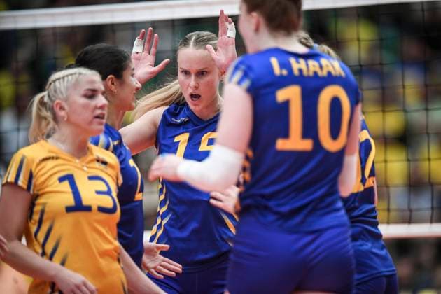 ÄNGELHOLM, SVERIGE 20250628 Sweden s Kirsten Van Leuhusen ( 15) celebrates during the CEV Women s Volleyball European Golden League semifinal match between Ukraine and Sweden at Catena Arena, in Angelholm, Sweden, on June 28, 2025. ÄNGELHOLM SVERIGE x11566x