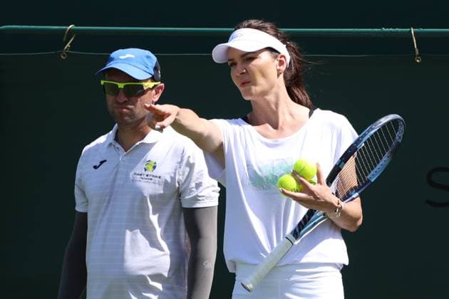 TENIS WIMBLEDON 2025 LONDYN 280625 N Z MARK GELLARD AGNIESZKA RADWANSKA PODCZAS TRENINGU MAGDA LINETTE MARCIN CHOLEWINSKI NEWSPIX.PL TENNIS WIMBLEDON 2025 LONDON 28062025 MARK GELLARD AGNIESZKA RADWANSKA DURING PRACTISE SESSION OF MAGDA LINETTE NEWSPIX.PL --- newspix.pl POLAND OUT! 