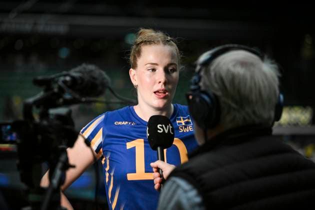 ÄNGELHOLM, SVERIGE 20250628 Sweden s Isabelle Haak is interviewed after loosing the CEV Women s Volleyball European Golden League semifinal match between Ukraine and Sweden at Catena Arena, in Angelholm, Sweden, on June 28, 2025. ÄNGELHOLM SVERIGE x11566x