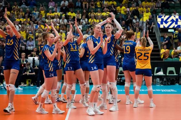 250628 Hanna Hellvig and Isabelle Haak of Sweden looks dejected after Women s European Golden League semifinal volleyball match between Sweden and Ukraine on June 28, 2025 in Ängelholm. Photo: Petter Arvidson BILDBYRAN kod PA PA1041 volleyboll volleyball european golden league semifinal semifinals sverige ukraine sweden dam bbeng ukraina depp Copyright: PETTERxARVIDSON BB250628PA073