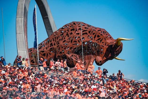 FORMULA 1 - GP of Austria 2025 SPIELBERG,AUSTRIA,28.JUN.25 - MOTORSPORTS, FORMULA 1 - Grand Prix of Austria, Red Bull Ring, practice and qualifying. Image shows a feature with the Bull.  GEPAxpictures xManuelxBinder