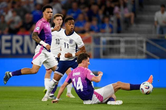 Omari Hutchinson of England U21, U 21 takes a shot at goal England U21 v Germany U21, UEFA U21 Championship, Final, National Football Stadium, Bratislava, Slovakia - 28 Jun 2025Bratislava National Football Stadium Slovakia  Copyright: xAlexxNicodim Shutterstockx 15377260bg