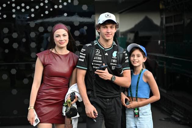 28.06.2025, xsvx, Motorsport FIA Formel 1, Grand Prix von Österreich v.l. Andrea Kimi Antonelli (Mercedes AMG Petronas) Startnummer 12 mit seiner Schwester Maggie und Freundin Eli BabiÄkova Babickova (FIA REGULATIONS PROHIBIT ANY USE OF PHOTOGRAPHS as IMAGE SEQUENCES and or QUASI-VIDEO) Zeltweg-Spielberg