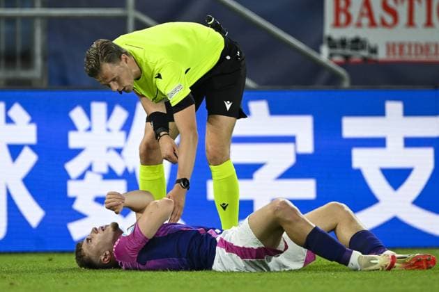 BRATISLAVA - Brajan Gruda of Germany U21, U 21 referee Sander van der Eijk (l-r) at the National Football Stadium during the Under-21 European Championship, EM, Europameisterschaft final between Young England and Young Germany. ANP Hollandse Hoogte UEFA European Under-21 Championship 2025 Final 2024 25 xVIxANPxSportx xGerritxvanxKeulenxIVx 530647450 originalFilename: 530647450.jpg