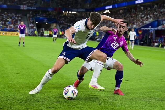BRATISLAVA - Charlie Cresswell of England U21, U 21 Paul Nebel of Germany U21 (l-r) at the National Football Stadium during the Under-21 European Championship, EM, Europameisterschaft final between Young England and Young Germany. ANP Hollandse Hoogte UEFA European Under-21 Championship 2025 Final 2024 25 xVIxANPxSportx xGerritxvanxKeulenxIVx 530648576 originalFilename: 530648576.jpg