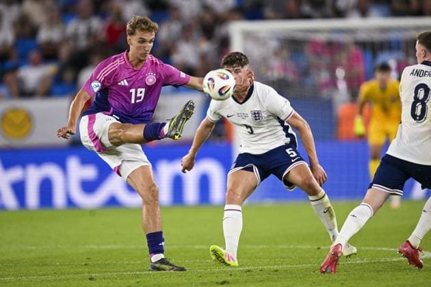 BRATISLAVA - Nelson Weiper of Germany U21, U 21 Charlie Cresswell of England U21(l-r) at the National Football Stadium during the Under-21 European Championship, EM, Europameisterschaft final between Young England and Young Germany. ANP Hollandse Hoogte UEFA European Under-21 Championship 2025 Final 2024 25 xVIxANPxSportx xGerritxvanxKeulenxIVx 530651660 originalFilename: 530651660.jpg