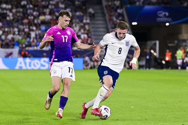 BRATISLAVA - Brajan Gruda of Germany U21, U 21 Elliot Anderson of England U21 (l-r) at the National Football Stadium during the Under-21 European Championship, EM, Europameisterschaft final between Young England and Young Germany. ANP Hollandse Hoogte UEFA European Under-21 Championship 2025 Final 2024 25 xVIxANPxSportx xGerritxvanxKeulenxIVx 530651939 originalFilename: 530651939.jpg