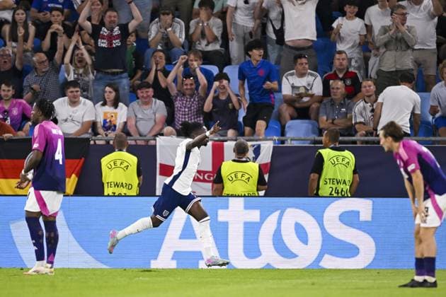 BRATISLAVA - Jonathan Rowe of England U21, U 21 (r) reacts after scoring 3-2 at the National Football Stadium during the Under-21 European Championship, EM, Europameisterschaft final between Young England and Young Germany. ANP Hollandse Hoogte UEFA European Under-21 Championship 2025 Final 2024 25 xVIxANPxSportx xGerritxvanxKeulenxIVx 530653989 originalFilename: 530653989.jpg