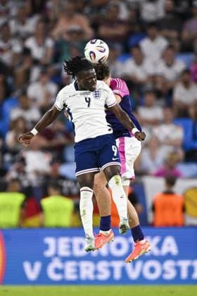 BRATISLAVA - Jonathan Rowe of England U21, U 21 Tim Oermann of Germany U21 (l-r) at the National Football Stadium during the Under-21 European Championship, EM, Europameisterschaft final between Young England and Young Germany. ANP Hollandse Hoogte UEFA European Under-21 Championship 2025 Final 2024 25 xVIxANPxSportx xGerritxvanxKeulenxIVx 530654406 originalFilename: 530654406.jpg