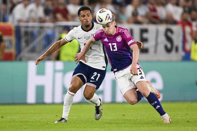 BRATISLAVA - Ethan Nwaneri of England U21, U 21 Lukas Ullrich of Germany U21 (l-r) at the National Football Stadium during the Under-21 European Championship, EM, Europameisterschaft final between Young England and Young Germany. ANP Hollandse Hoogte UEFA European Under-21 Championship 2025 Final 2024 25 xVIxANPxSportx xGerritxvanxKeulenxIVx 530655059 originalFilename: 530655059.jpg
