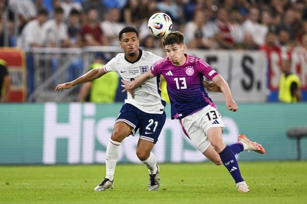 BRATISLAVA - Ethan Nwaneri of England U21, U 21 Lukas Ullrich of Germany U21 (l-r) at the National Football Stadium during the Under-21 European Championship, EM, Europameisterschaft final between Young England and Young Germany. ANP Hollandse Hoogte UEFA European Under-21 Championship 2025 Final 2024 25 xVIxANPxSportx xGerritxvanxKeulenxIVx 530655065 originalFilename: 530655065.jpg