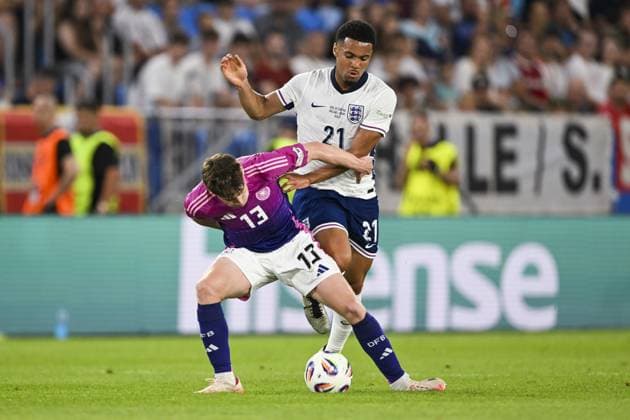 BRATISLAVA - Lukas Ullrich of Germany U21, U 21 Ethan Nwaneri of England U21 (l-r) at the National Football Stadium during the Under-21 European Championship, EM, Europameisterschaft final between Young England and Young Germany. ANP Hollandse Hoogte UEFA European Under-21 Championship 2025 Final 2024 25 xVIxANPxSportx xGerritxvanxKeulenxIVx 530655071 originalFilename: 530655071.jpg