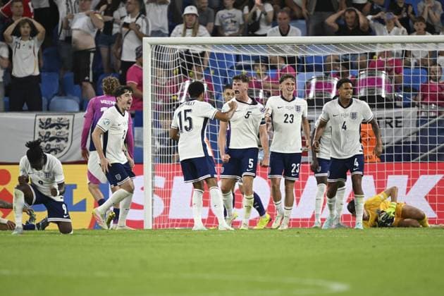 BRATISLAVA - Jonathan Rowe of England U21, U 21 Tino Livramento of England U21, CJ Egan Riley of England U21,Charlie Cresswell of England U21,Tyler Morton of England U21,Jarell Quansah of England U21, Germany U21 goalkeeper Tjark Ernst (l-r) react after a 3-2 win at the National Football Stadium during the Under-21 European Championship, EM, Europameisterschaft final between Young England and Young Germany. ANP Hollandse Hoogte UEFA European Under-21 Championship 2025 Final 2024 25 xVIxANPxSportx xGerritxvanxKeulenxIVx 530655513 originalFilename: 530655513.jpg