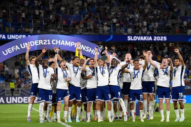 England lift the UEFA Under 21 Euro 2025 Trophy England U21, U 21 v Netherlands U21, UEFA U21 Championship, Final, National Football Stadium, Bratislava, Slovakia - 28 Jun 2025Bratislava National Football Stadium Slovakia  Copyright: xAlexxNicodim Shutterstockx 15377260fc