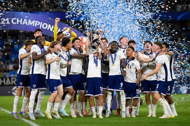 England lift the UEFA Under 21 Euro 2025 Trophy England U21, U 21 v Netherlands U21, UEFA U21 Championship, Final, National Football Stadium, Bratislava, Slovakia - 28 Jun 2025Bratislava National Football Stadium Slovakia  Copyright: xAlexxNicodim Shutterstockx 15377260fg