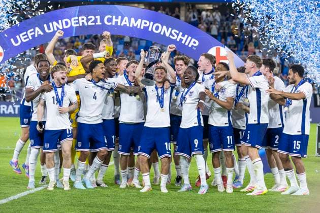 UEFA U21, U 21 Europameisterschaft, Finale: England - Deutschland; 28.06.2025 Die englische U21-Nationalmannschaft bejubelt den Titelgewinn bei der UEFA U21-Europameisterschaft im Finalspiel England - Deutschland, am 28.06.2025, National Football Stadium, Bratislava, Slowakei Copyright: xBEAUTIFULxSPORTS Meuselx